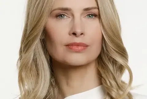 Chic High-Heat Synthetikhaar in Düsseldorf