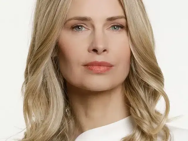 Chic High-Heat Synthetikhaar in Düsseldorf